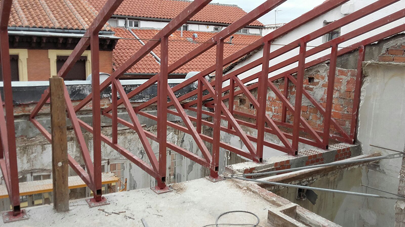 FASE ESTRUCTURAL ACABADA EN LA REHABILITACIÓN INTEGRAL DE UN EDIFICIO EN MADRID