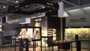 Uno de 50 Stand