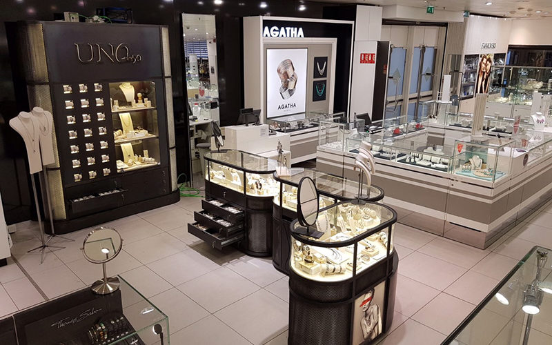 Fabricación y montaje en París del espacio 1 de 50 en Galeries Lafayette